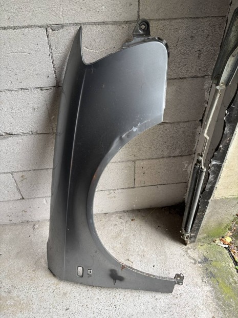 Audi A4 B7 jobb els srvd