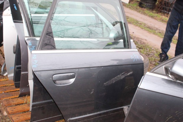Audi A4 B7 jobb hátsó ajtó komplett (571)