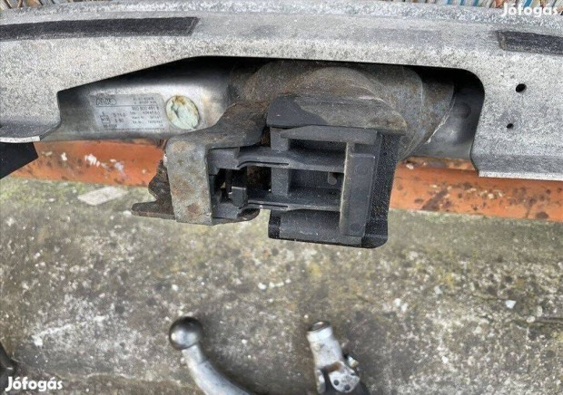 Audi A4 B7 levehet vonhorog 8e0800491d