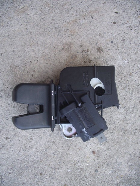 Audi A4 B8 A6 4F csomagtrajt zr limuzin 2008-2015 4F5827505D