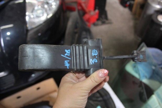 Audi A4/B8 Bal els ajthatrol 8K0837267B