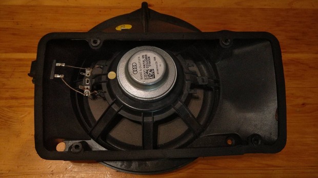 Audi A4 B8 Bang&Olufsen gyári mélynyomó 8T0035412D