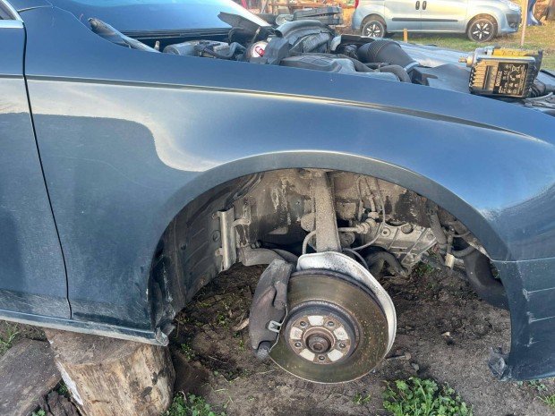 Audi A4 B8 Gyári jobb sárvédő eladó