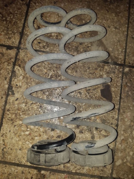 Audi A4 B8 Hátsó Rugó Pár