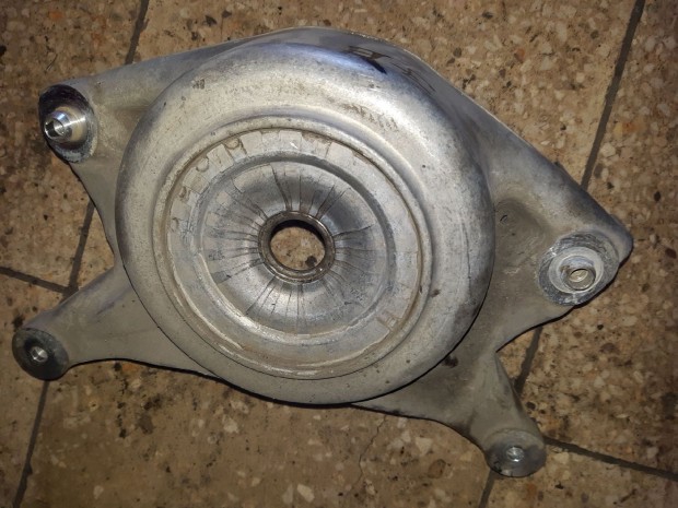 Audi A4 B8 Jobb Első Rugó Tartó
