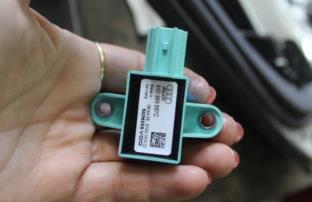 Audi A4/B8 Jobb első oldal ütközés érzékelő 8K0955557C