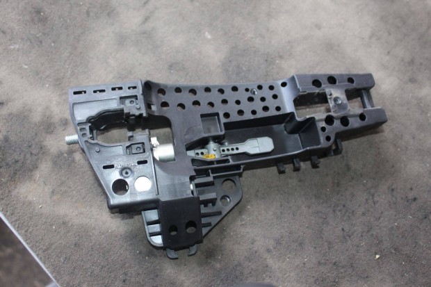 Audi A4/B8 Jobb hátsó kilincsfészek 8T0837886R