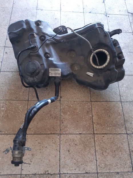 Audi A4 B8 zemanyag Tank
