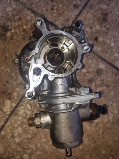 Audi A4 B8 Vkumpumpa
