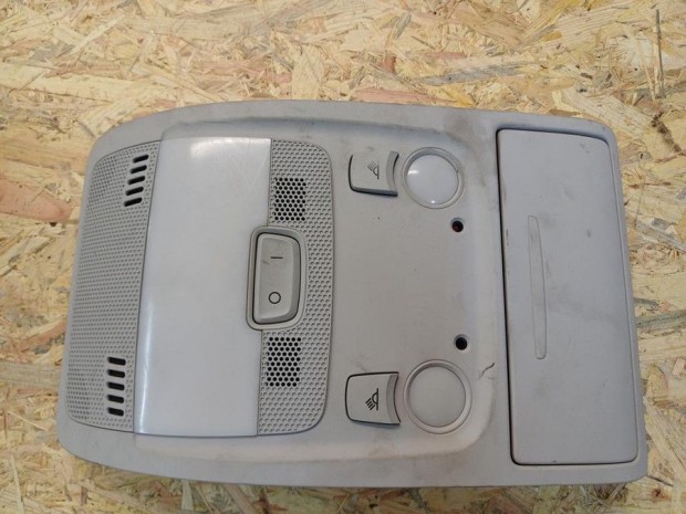 Audi A4 B8 (2008-2015) Els� Belt�r Vil�g�t�s