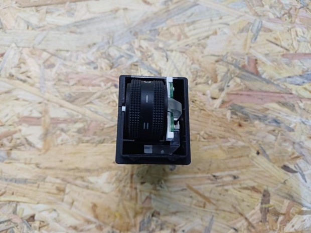 Audi A4 B8 (2008-2015) F�nysz�r�magass�g �ll�t� Kapcsol�