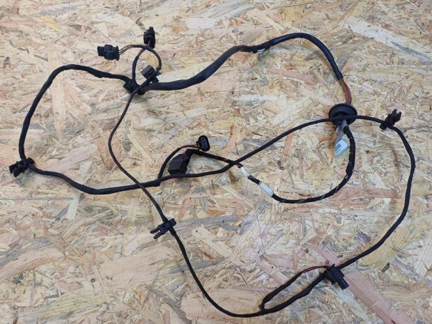 Audi A4 B8 (2008-2015) H�ts� Tolat�radar K�belk�teg