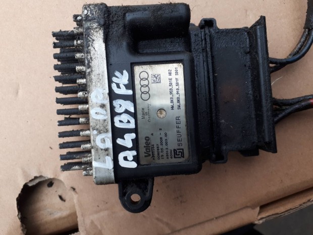 Audi A4 B8   1.8  TFSI,   htventiltor elektronika