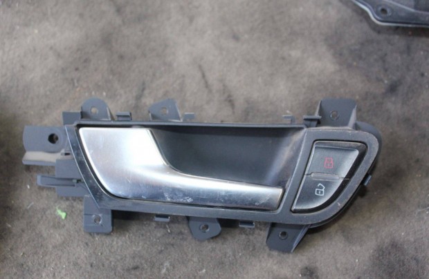 Audi A4/B8 bal első belső kilincs 8K1962107
