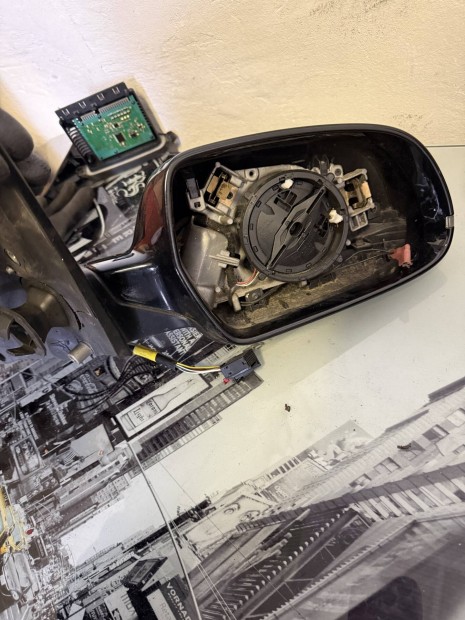 Audi A4 B8 facelift jobb oldali visszapillant� t�k�r sima