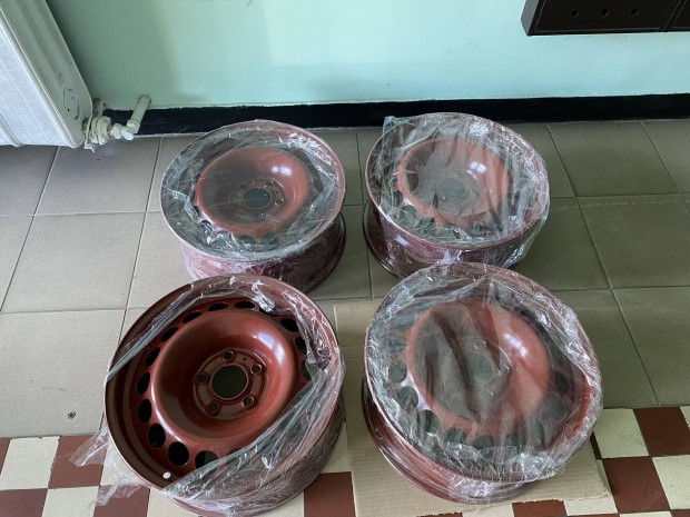Audi A4 B8 gyári lemezfelni szett 5x112 66.5mm