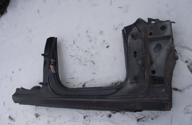Audi A4 B8 jobb küszöb A és B oszlop 2008-2015 8K