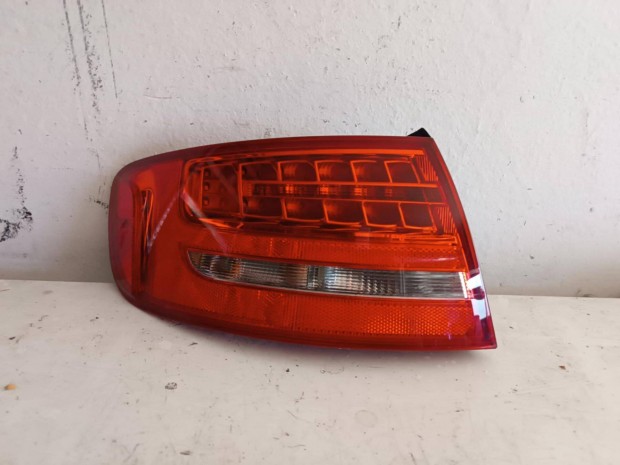 Audi A4 B8 kombi bal hts lmpa