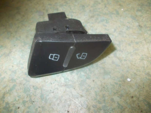Audi A4 B8 riasztó kapcsoló 2008-2015