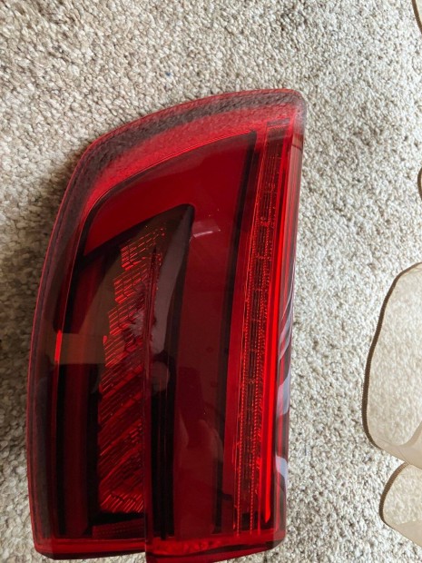 Audi A4 B9 Avant bal h�ts�, ledes l�mpa