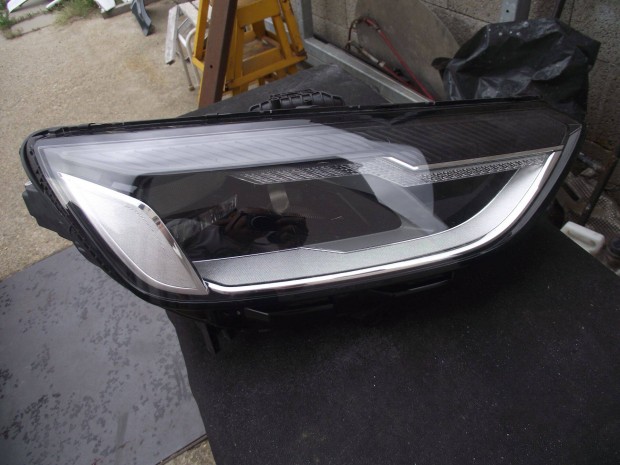 Audi A4 B9 jobb első LED fényszóró facelift 2019-től 8W0941012