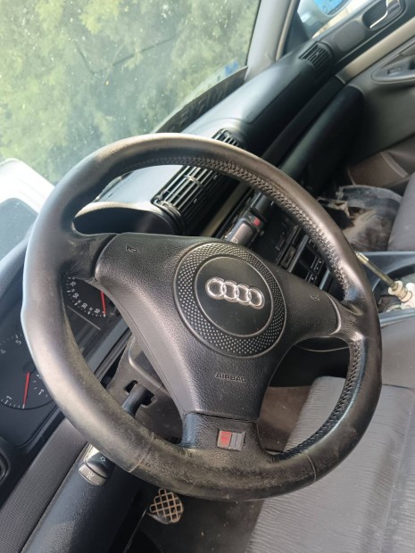 Audi A4 S Line kormány