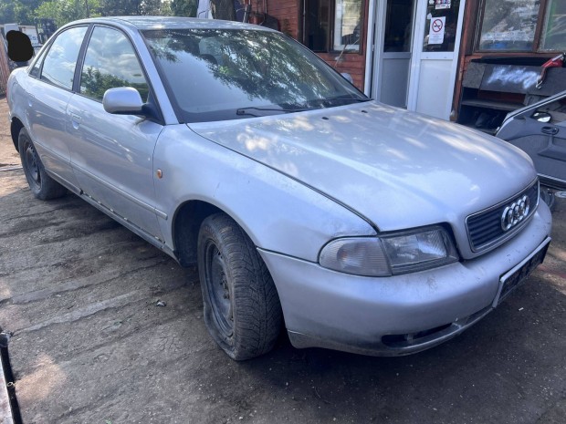 Audi A4 (1999) 1.6i AHL Alkatrészek #M2699