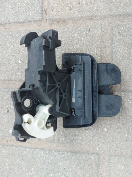 Audi A4, B6-B7 avant, kombi csomagtérajtó zár 8p4827505b