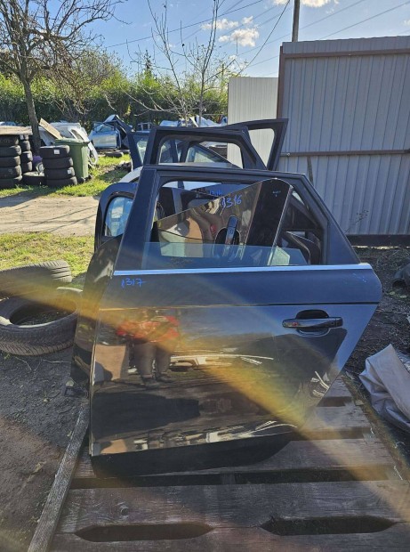 Audi A4 (B8 - 8K) bal hts ajt komplett(1317)