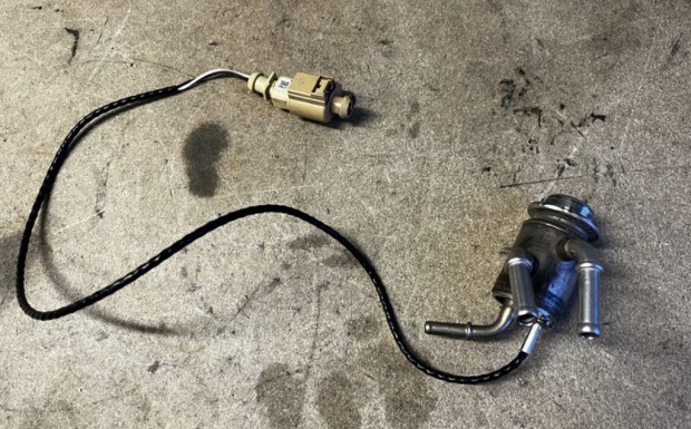 Audi A4 (B9 - 8W) 2.0 TDI adblue befecskendez 05l131113h