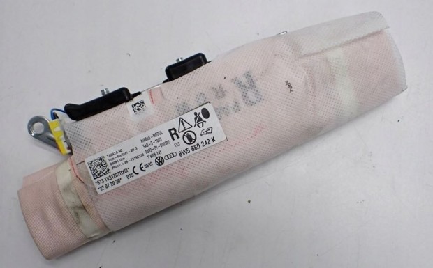 Audi A4 (B9 - 8W) jobb oldallgzsk 8w5880242k