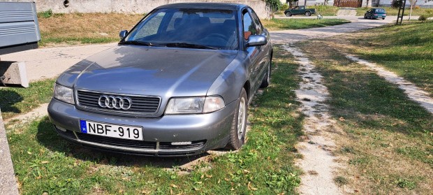 Audi A4 b5 1.6 benzin,digitklma.