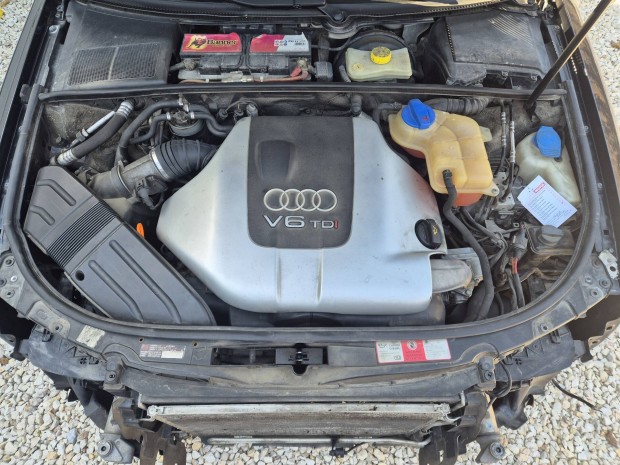Audi A4 b6 2.5tdi Bdh komplett motor!