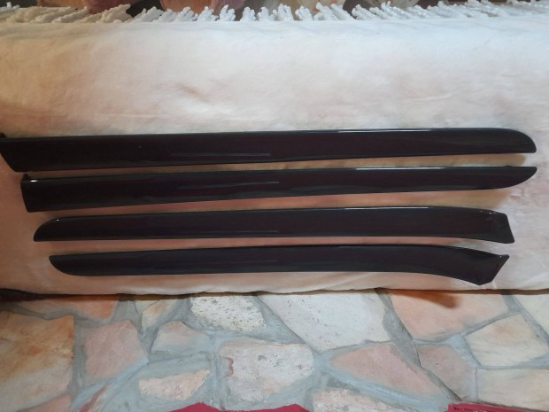 Audi A4 b6-b7 fekete díszcsík ajtókárpithoz eladó ár fix