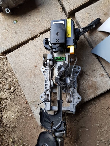Audi A4 b7 gyári gyújtáskapcsoló eladó 2db kulccsal Ajtózárral