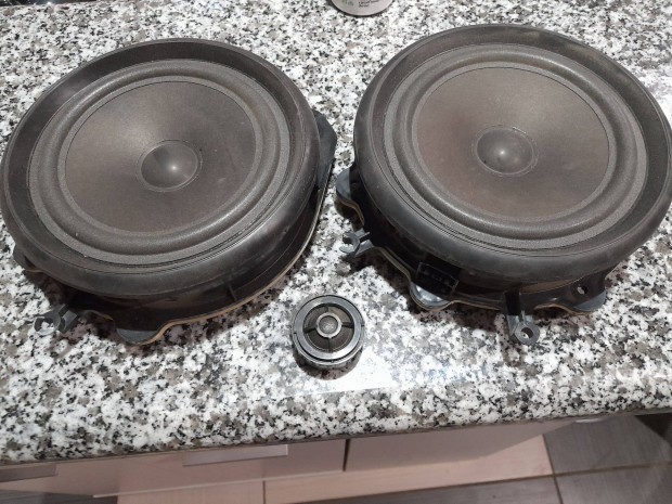 Audi A4 b7 h�ts� hangszor� p�rban elad�