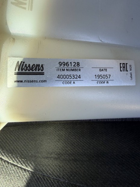 Audi A4 b8 kiegyenl�t� tart�ly