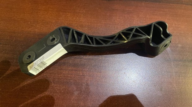 Audi A4 bal tart�konzol 8W0807131 elad�