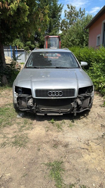 Audi A4 bontásból eladó egyben 150.000 Ft.