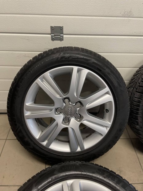 Audi A4 gyari 17" teli felni