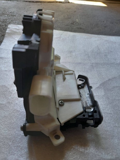 Audi A4 h�ts� ajt� z�rbet�t