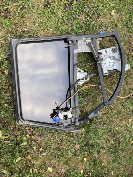 Audi A4 h�ts� sz�lv�d� keret kompletten 