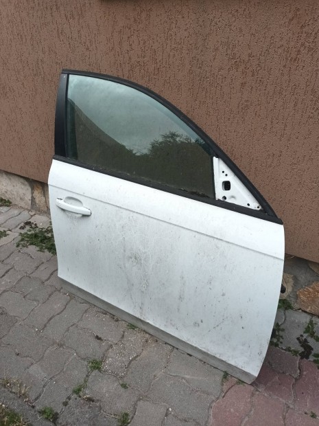 Audi A4 jobb els ajt