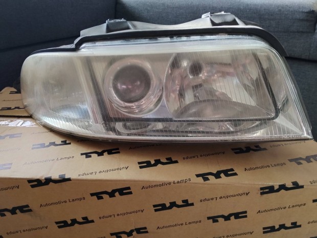 Audi A4 jobb els lmpa