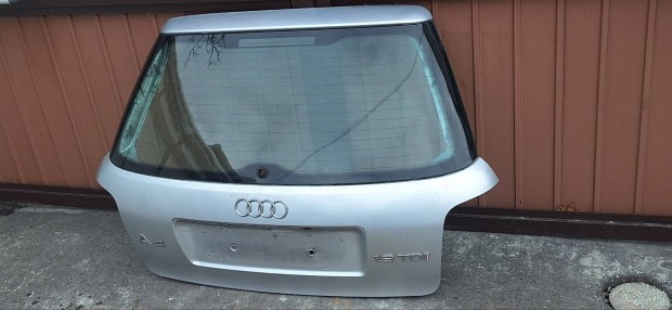 Audi A4 kombi csomagt�rajt�