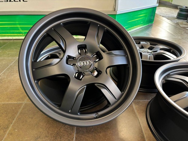 Audi A5 17" 5x112 gyári peremes fekete alufelni eladó 17 coll A4 A6 Q5