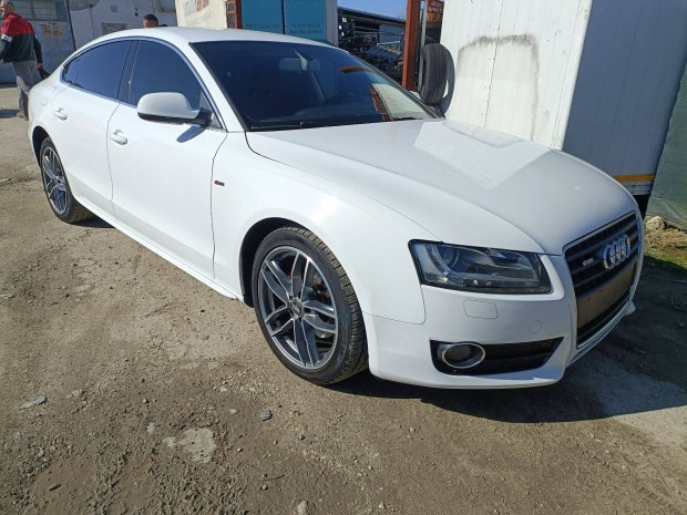 Audi A5 1.8Tfsi Sportback gyri karosszria elem LY9C sznben elad