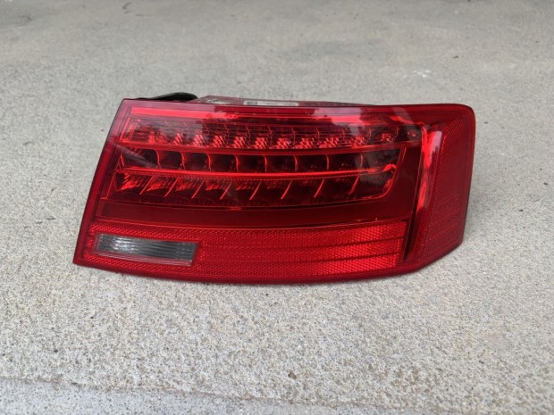 Audi A5 8T Sportback jobb hátsó LED lámpa 8T8945096F