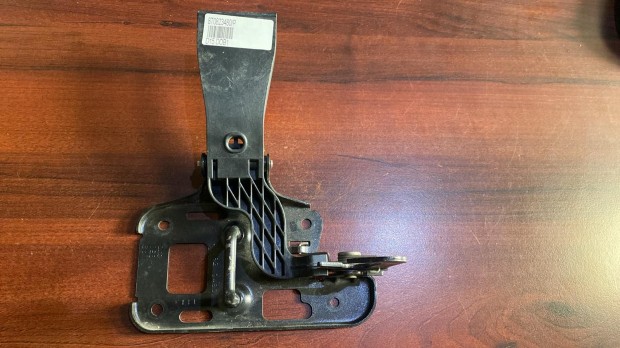 Audi A5/A4 motorh�ztet� felcsap�d�sg�tl� 8T0823480 elad�