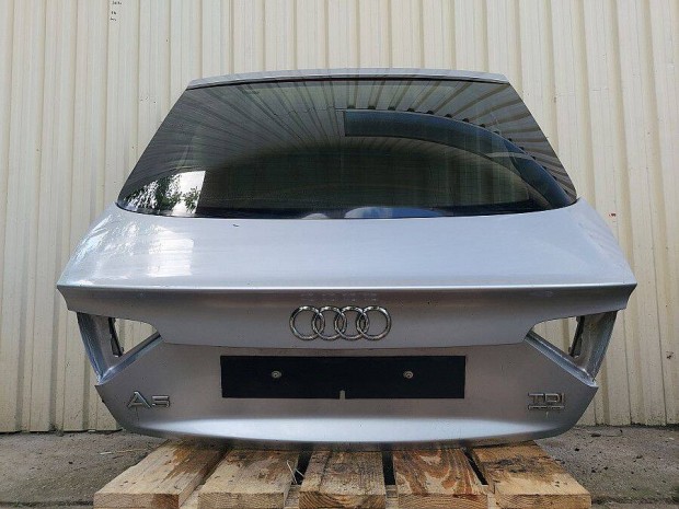 Audi A5 B8 8T csomagtér ajtó csomagtérajtó